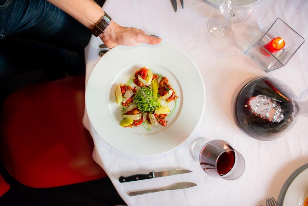 Le Bon Accueil Hotel Bagneres-de-Luchon Ngoại thất bức ảnh