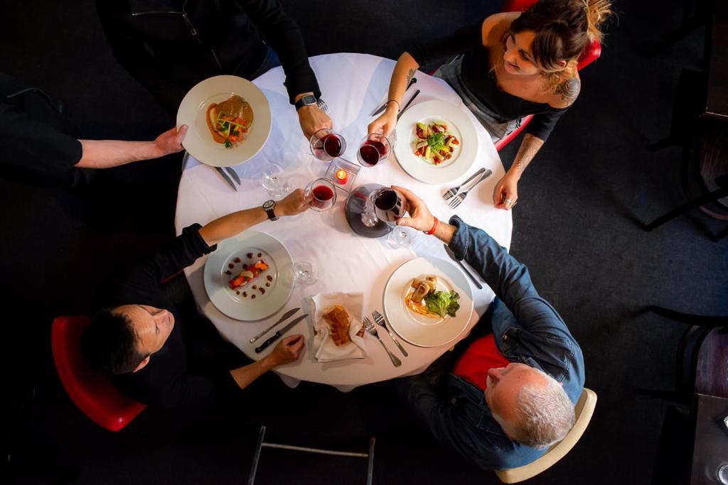 Le Bon Accueil Hotel Bagneres-de-Luchon Ngoại thất bức ảnh