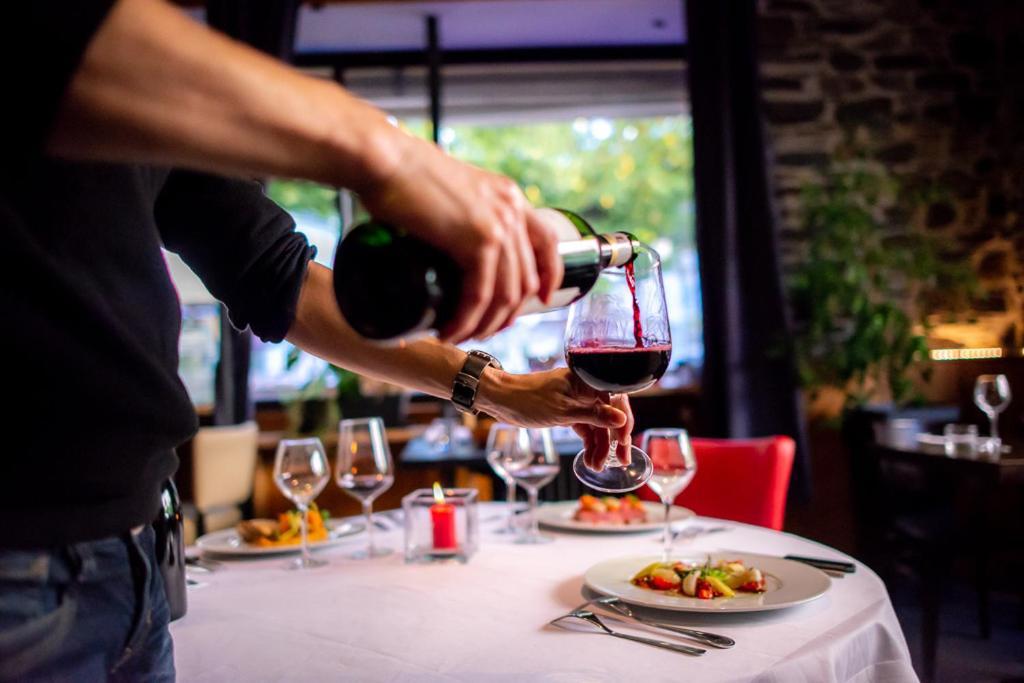 Le Bon Accueil Hotel Bagneres-de-Luchon Ngoại thất bức ảnh